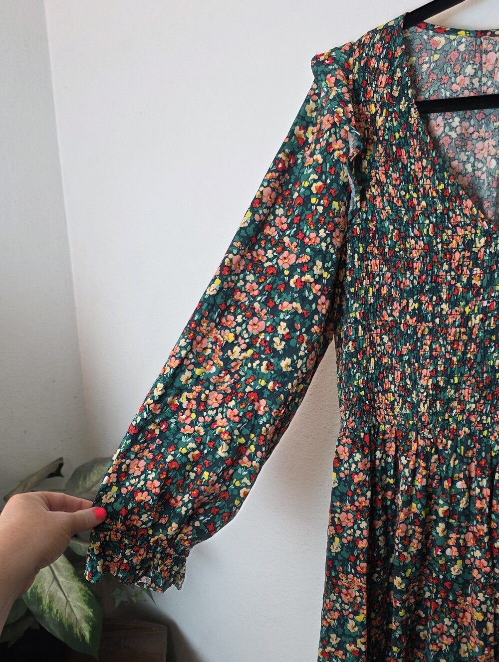 🚨NEW J CREW Green Floral V-Neck Smocked Midi Dress Pockets Wedding Summer Sz M - Picture 4 of 16
